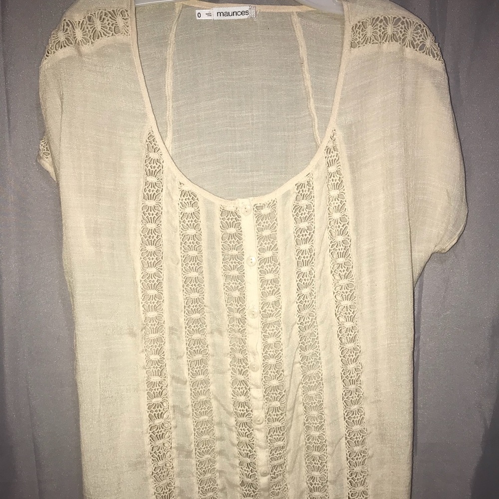 Maurice’s size 0 Lace top cream color